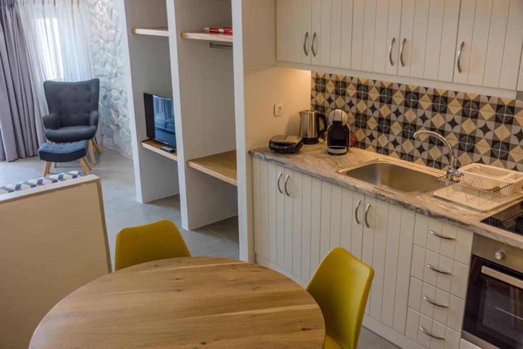 Casa Tholari Al Mare Villa Pera Gyalos Bagian luar foto